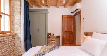 Air-Conditioned Studio Apartment in Trogir for 4