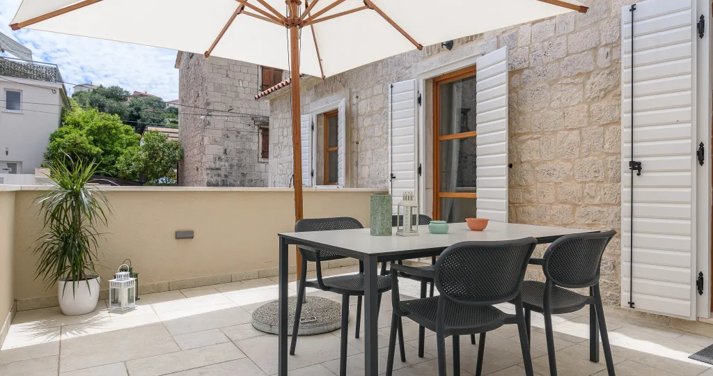 Air-Conditioned Studio Apartment in Trogir for 4