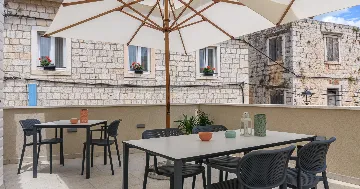 Air-Conditioned Studio Apartment in Trogir for 4