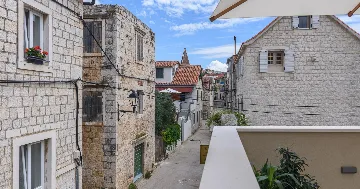 Air-Conditioned Studio Apartment in Trogir for 4