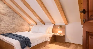 Rooftop One-Bedroom Apartment in Trogir for 4