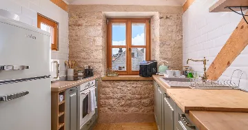 Rooftop One-Bedroom Apartment in Trogir for 4