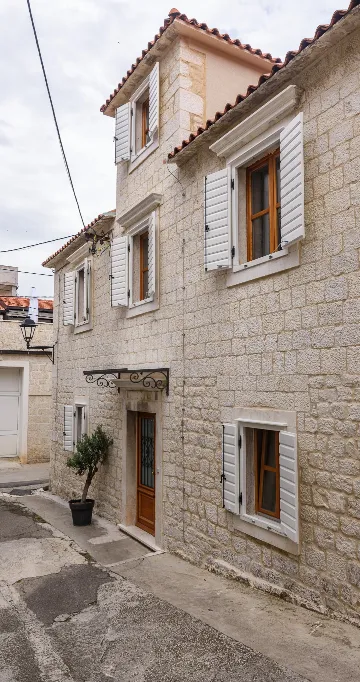 Rooftop One-Bedroom Apartment in Trogir for 4