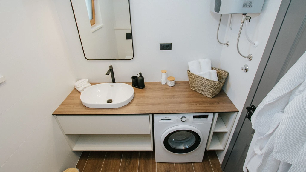 1-Bedroom Apartment in Trogir with Sea-View Balcony
