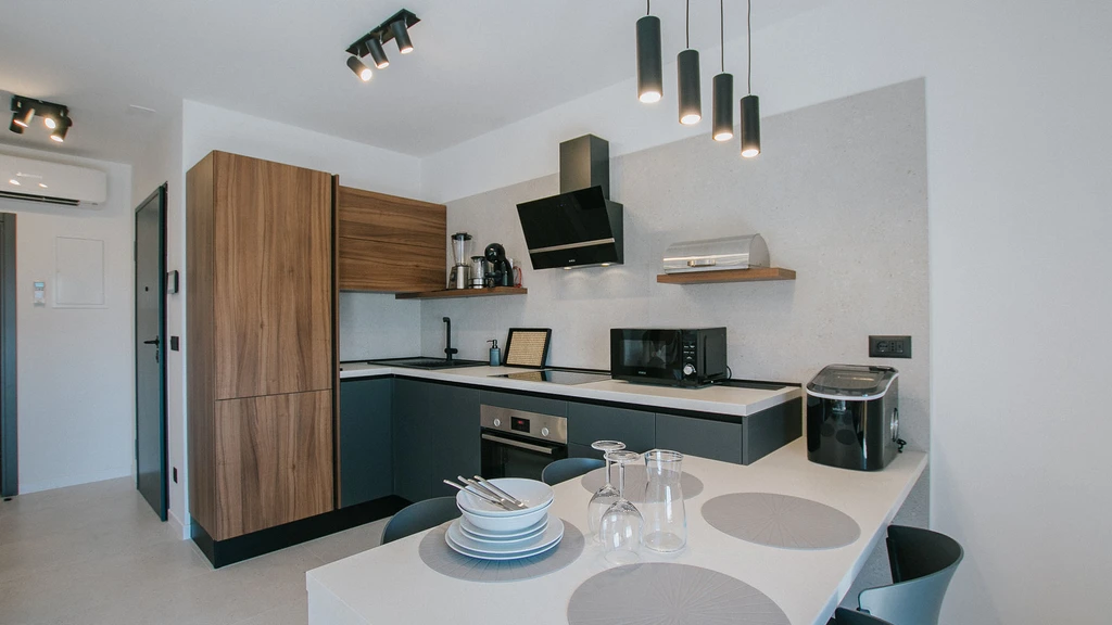 1-Bedroom Apartment in Trogir with Sea-View Balcony