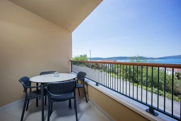 Apartment with Sea-View Balcony in Trogir