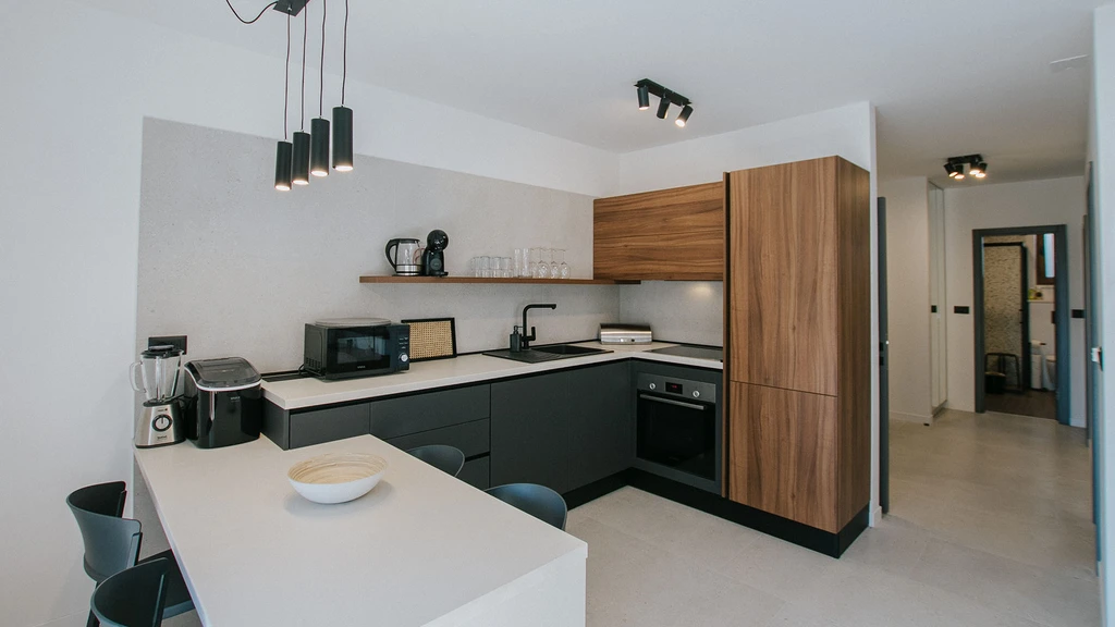 Trogir 2-Bedroom Apartment with Balcony Sea Views