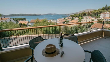 2-Bedroom Apartment with Sea-View Balcony in Trogir