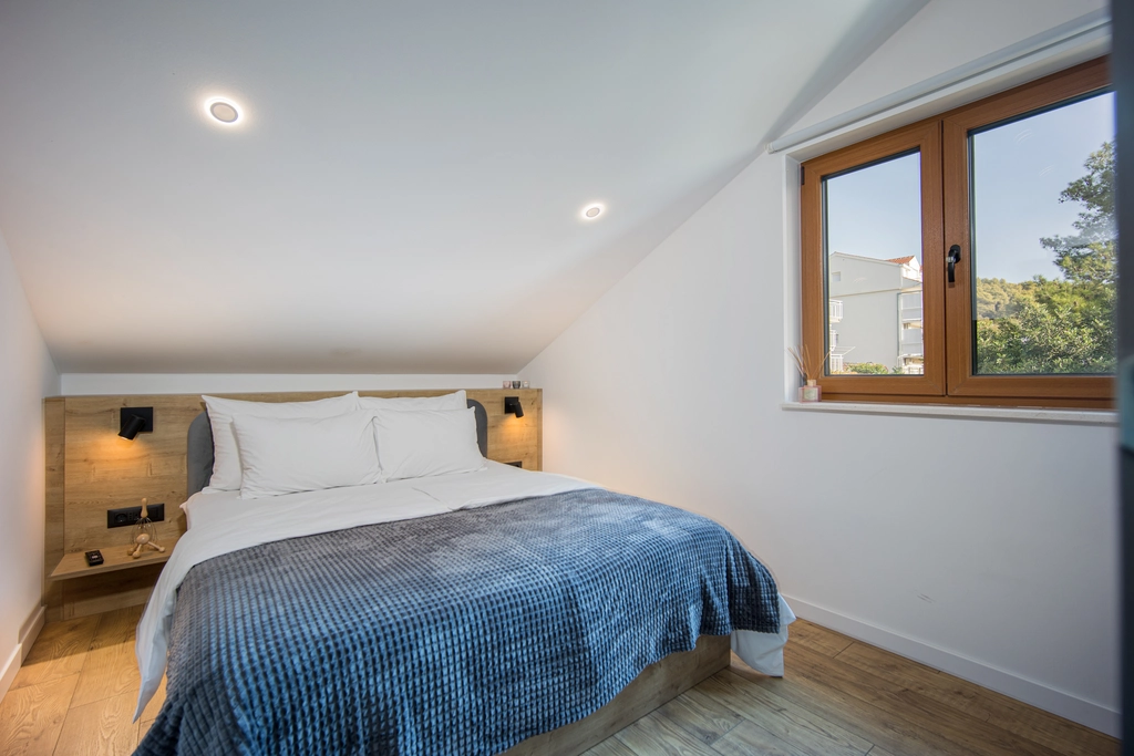 Trogir 3-Bedroom Apartment with Sea-View Balcony