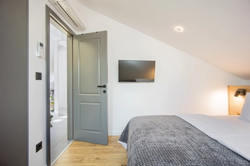 Trogir 3-Bedroom Apartment with Sea-View Balcony