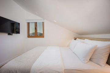 Trogir 3-Bedroom Apartment with Sea-View Balcony