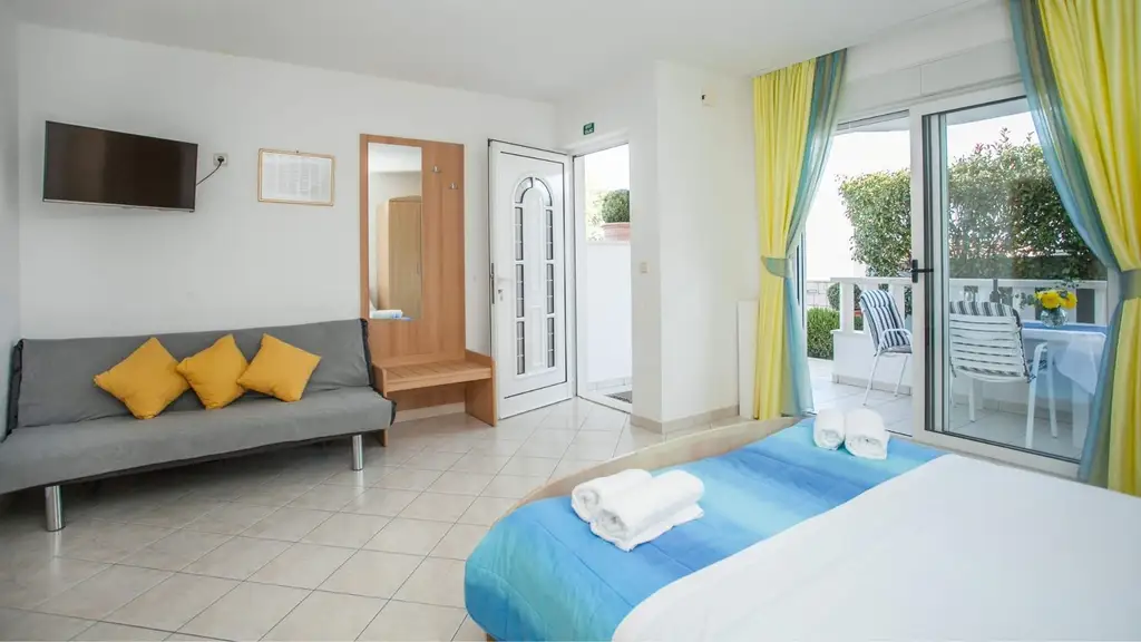 Studio Apartment in Seget Donji for 2–3 Guests