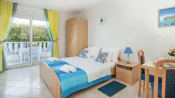 Studio Apartment in Seget Donji for 2–3 Guests