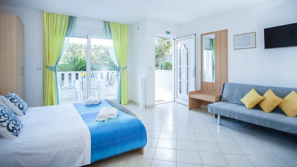 Studio Apartment in Seget Donji for 2–3 Guests