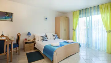 Studio Apartment in Seget Donji for 2–3 Guests