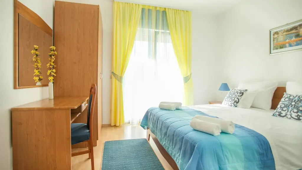 Seget Donji Studio Apartment with Sea-View Balcony