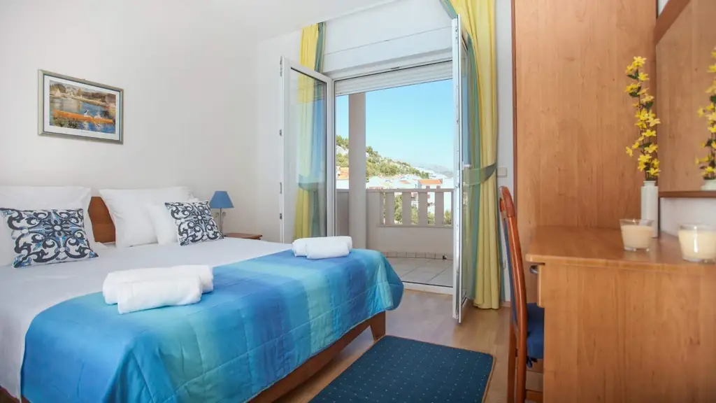 Seget Donji Studio Apartment with Sea-View Balcony