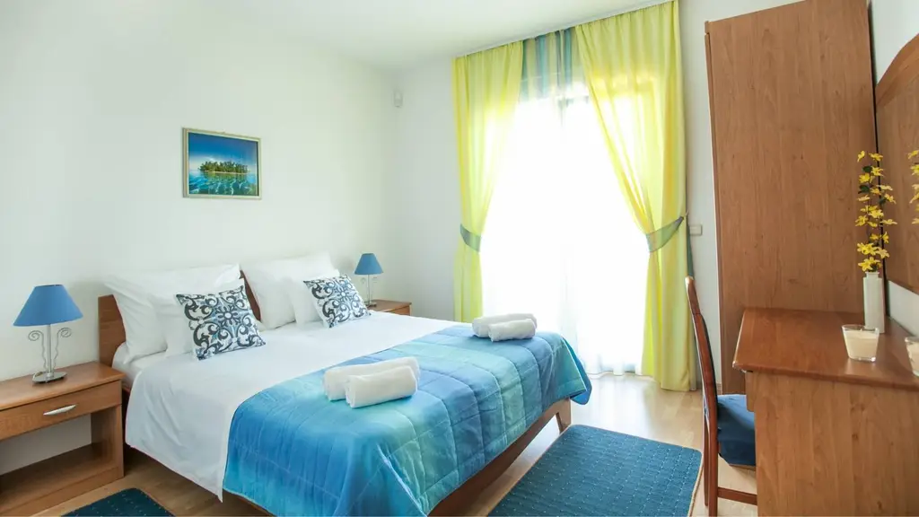Seget Donji Studio Apartment with Sea-View Balcony