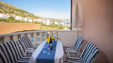 Studio Apartment for Up to 3 in Seget Donji