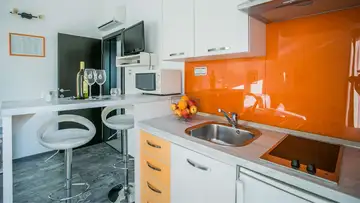 Beachfront Studio with Sea View in Seget Donji