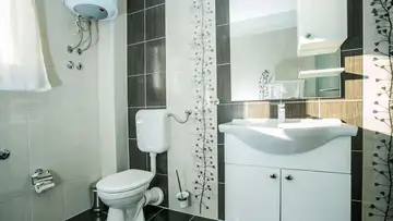 Beachfront Studio with Sea View in Seget Donji