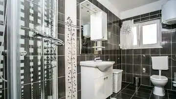 Beachfront Apartment in Seget Donji for up to 4