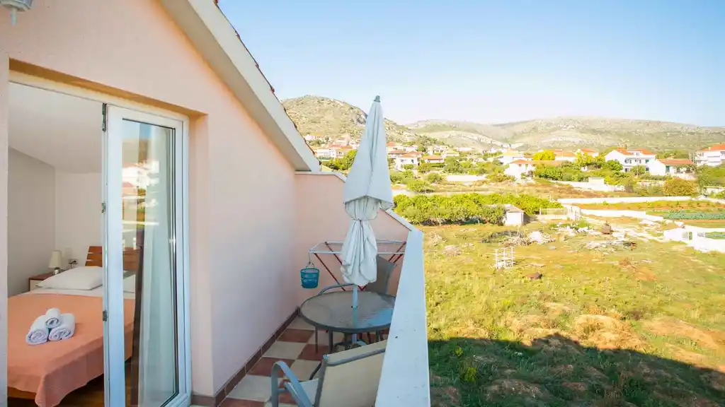 Seget Donji Beachside Studio with Balcony for 2