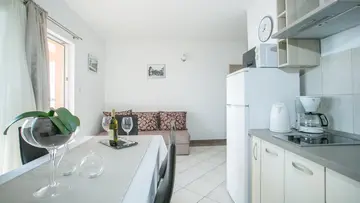 Seget Donji Apartment with Sea View Balcony