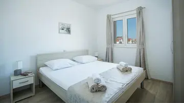 Seget Donji Apartment with Sea View Balcony