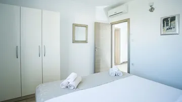 Seget Donji Apartment with Sea View Balcony