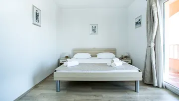 Seget Donji Apartment with Sea View Balcony