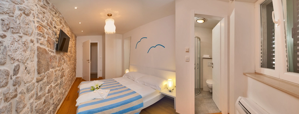 Villa with Private Heated Pool in Bol