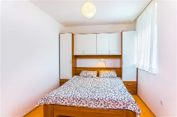 3-Bedroom Apartment for 6 in Ližnjan