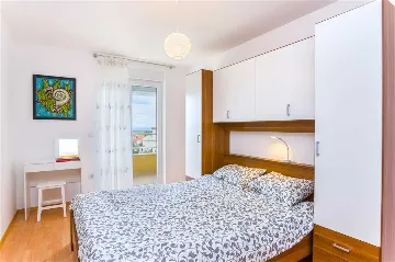 3-Bedroom Apartment for 6 in Ližnjan