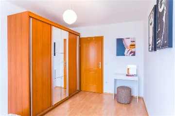 3-Bedroom Apartment for 6 in Ližnjan
