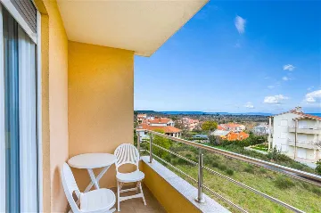 3-Bedroom Apartment for 6 in Ližnjan