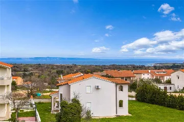 3-Bedroom Apartment for 6 in Ližnjan