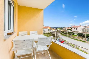 3-Bedroom Apartment for 6 in Ližnjan