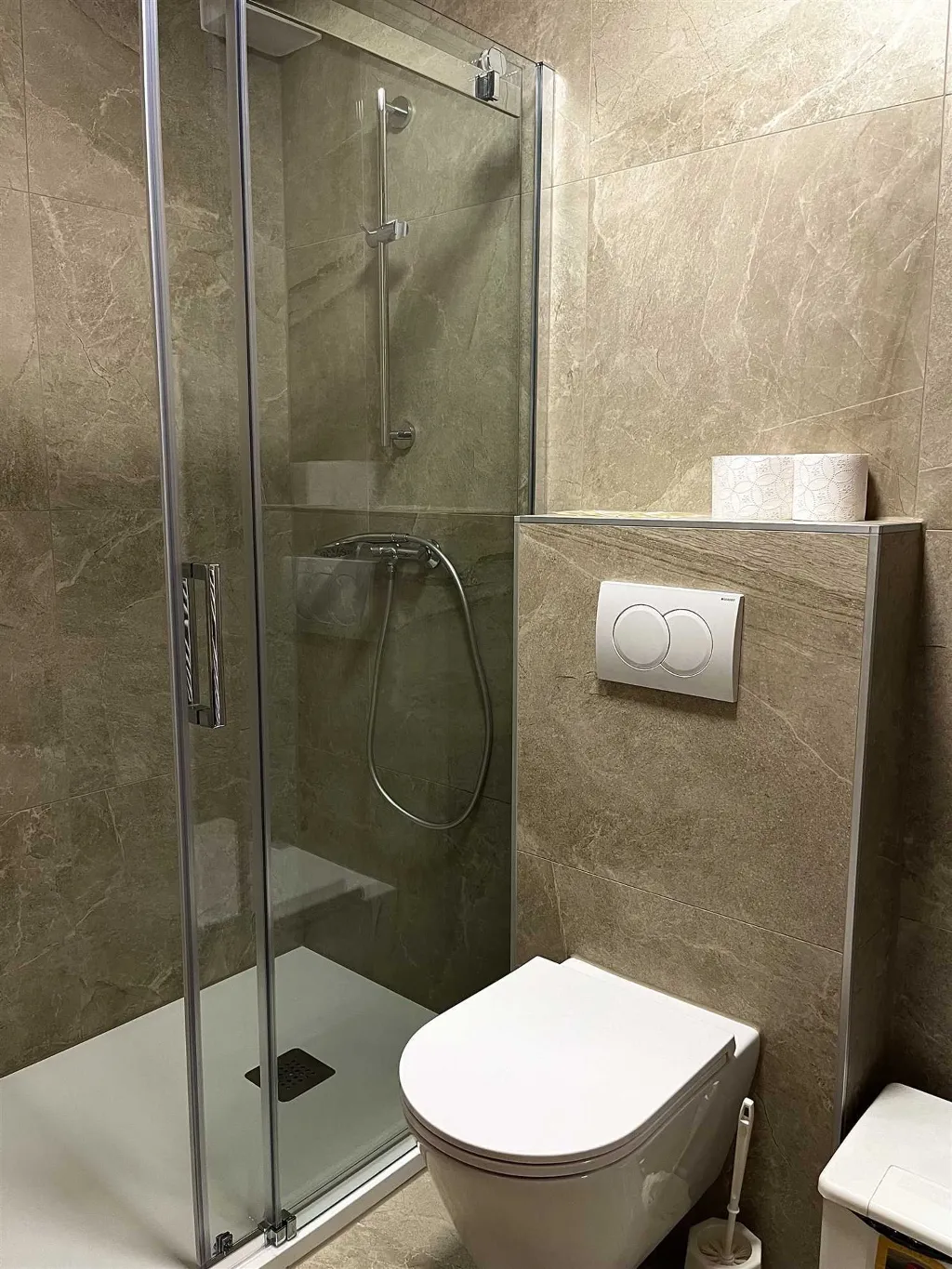 Hajdina Room for up to 2 Guests