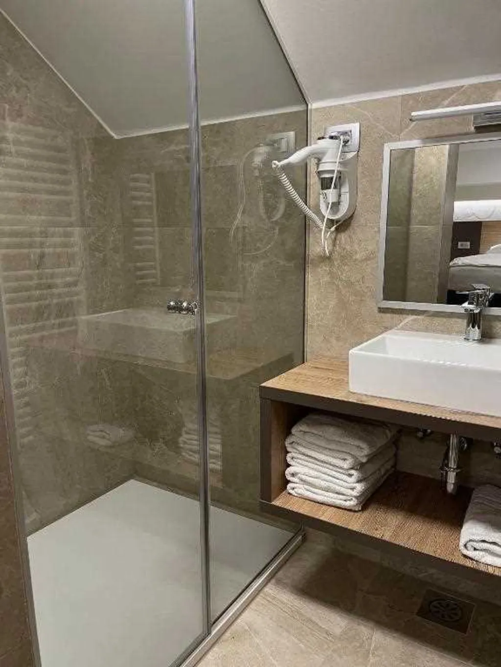 Room in Hajdina for Up to 6 Guests