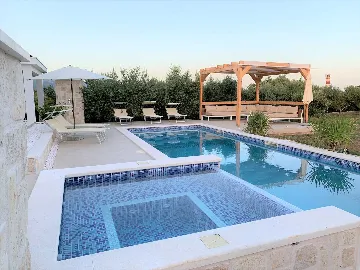 Trogir Holiday House for 6 Guests with Pool