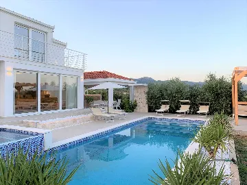 Trogir Holiday House for 6 Guests with Pool