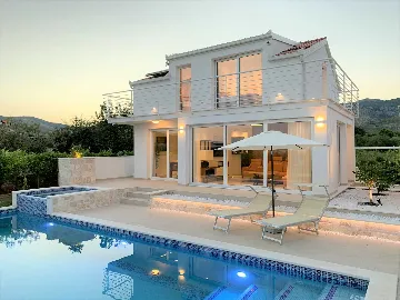 Trogir Holiday House for 6 Guests with Pool