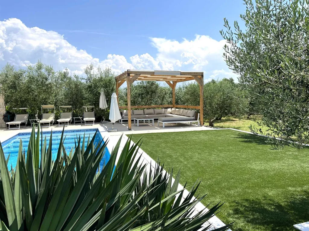Trogir Holiday House for 6 Guests with Pool