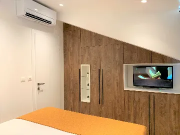 Trogir Holiday House for 6 Guests with Pool