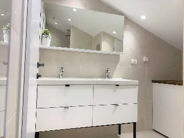 Trogir Holiday House for 6 Guests with Pool