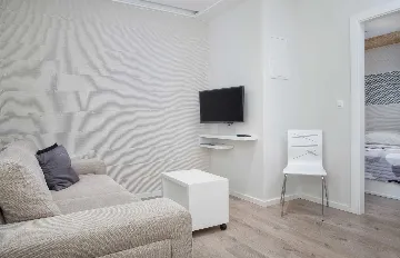 Brela Apartment with Terrace for 3 Guests