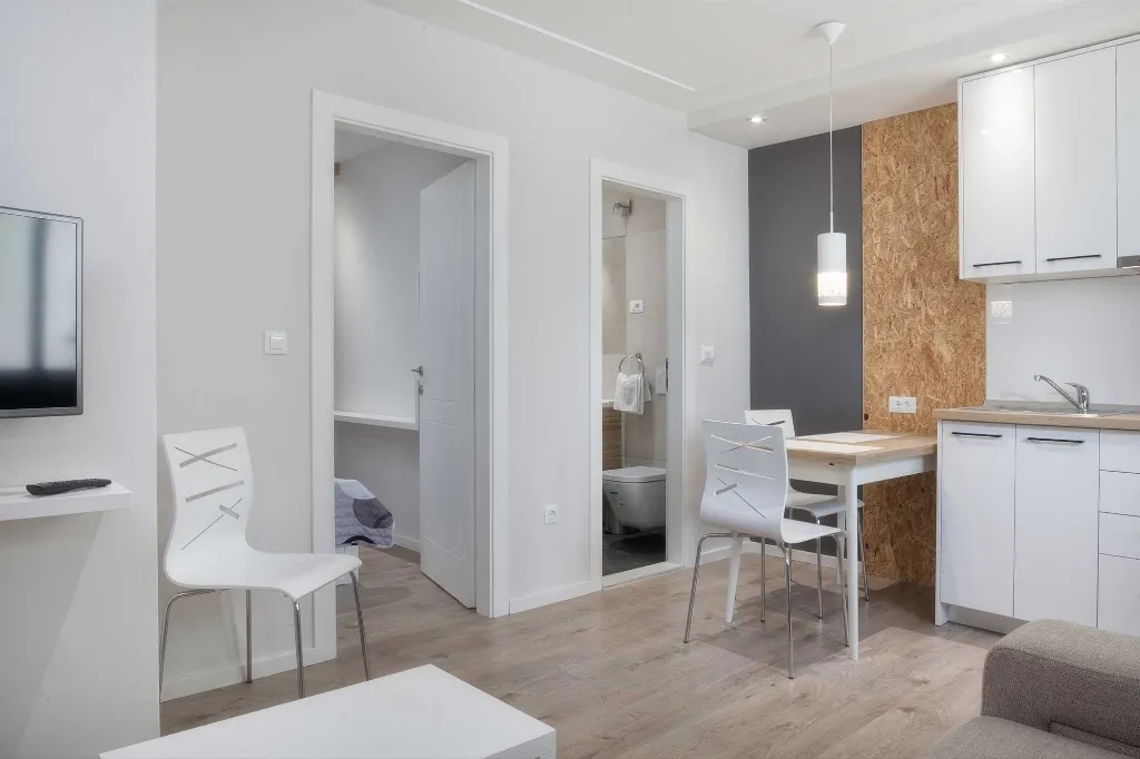 Brela Apartment with Terrace for 3 Guests