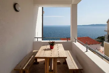 Brela Apartment with Terrace for 3 Guests