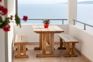 Brela Apartment with Terrace for 3 Guests